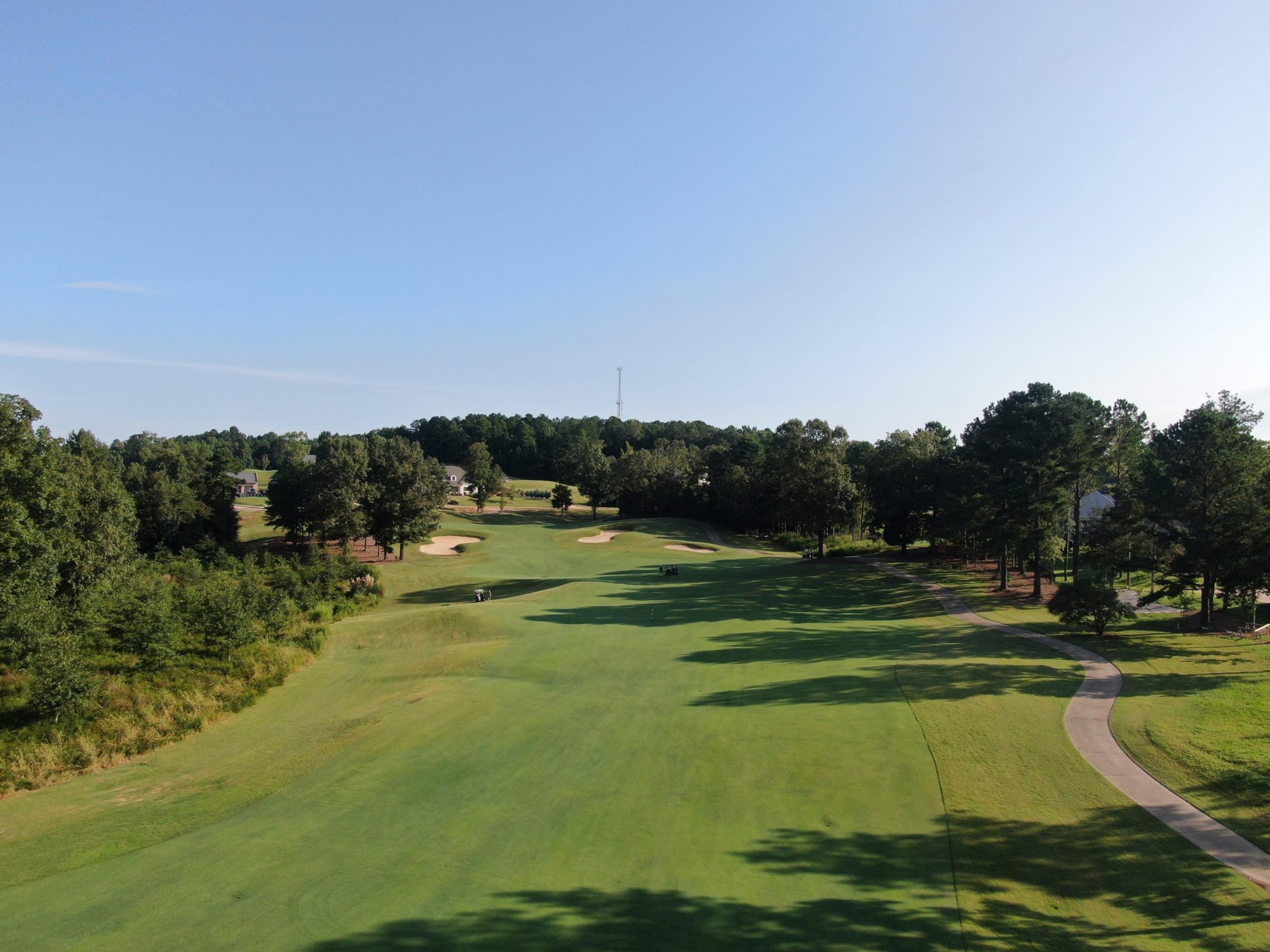 Approach with bunkers at the Country Club of Oxford